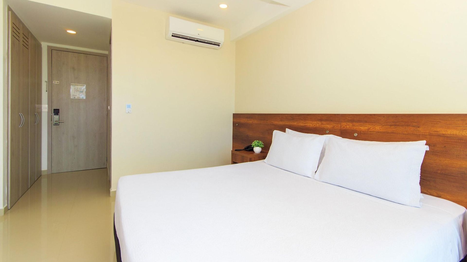 Summer Hotel